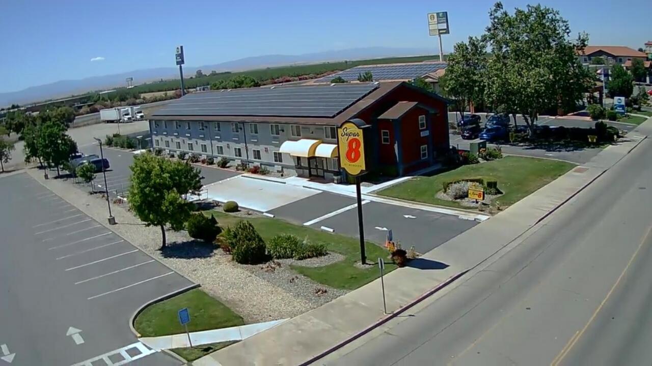 Super 8 By Wyndham Willows Exterior foto