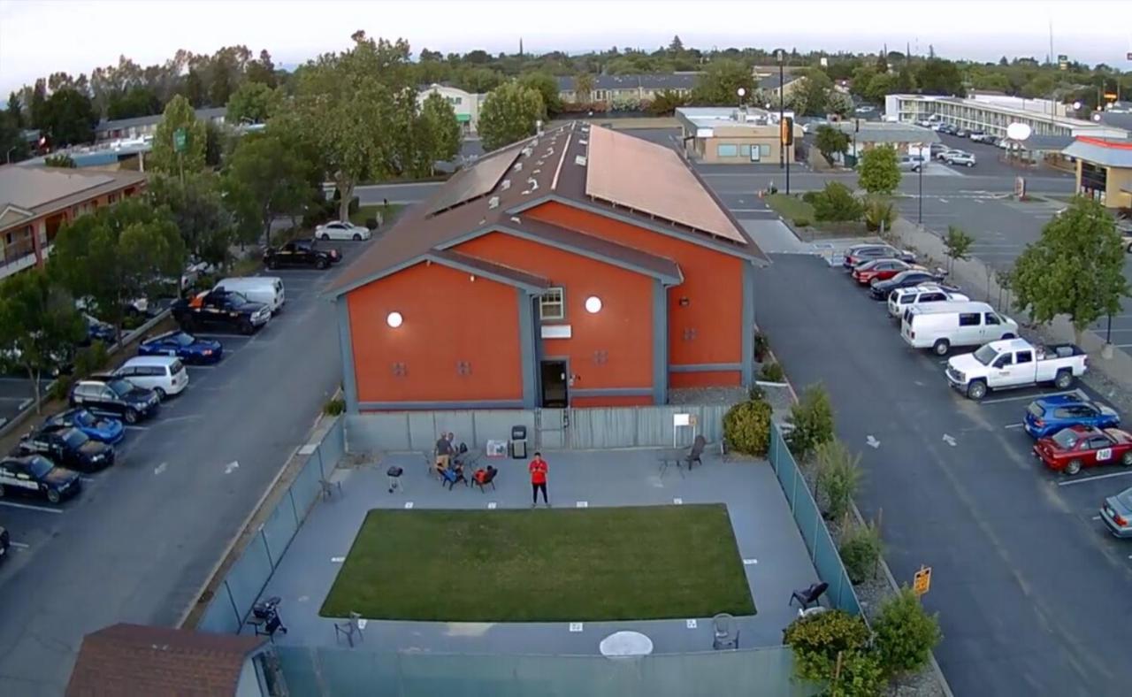 Super 8 By Wyndham Willows Exterior foto